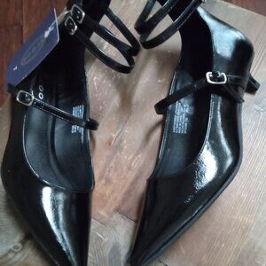 Scoop Women's Size 6 Pointed Toe Strappy Kitten Heel Shoes NEW!